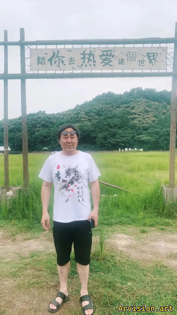 "Life photo of Chinese calligrapher Li Jiazhi"